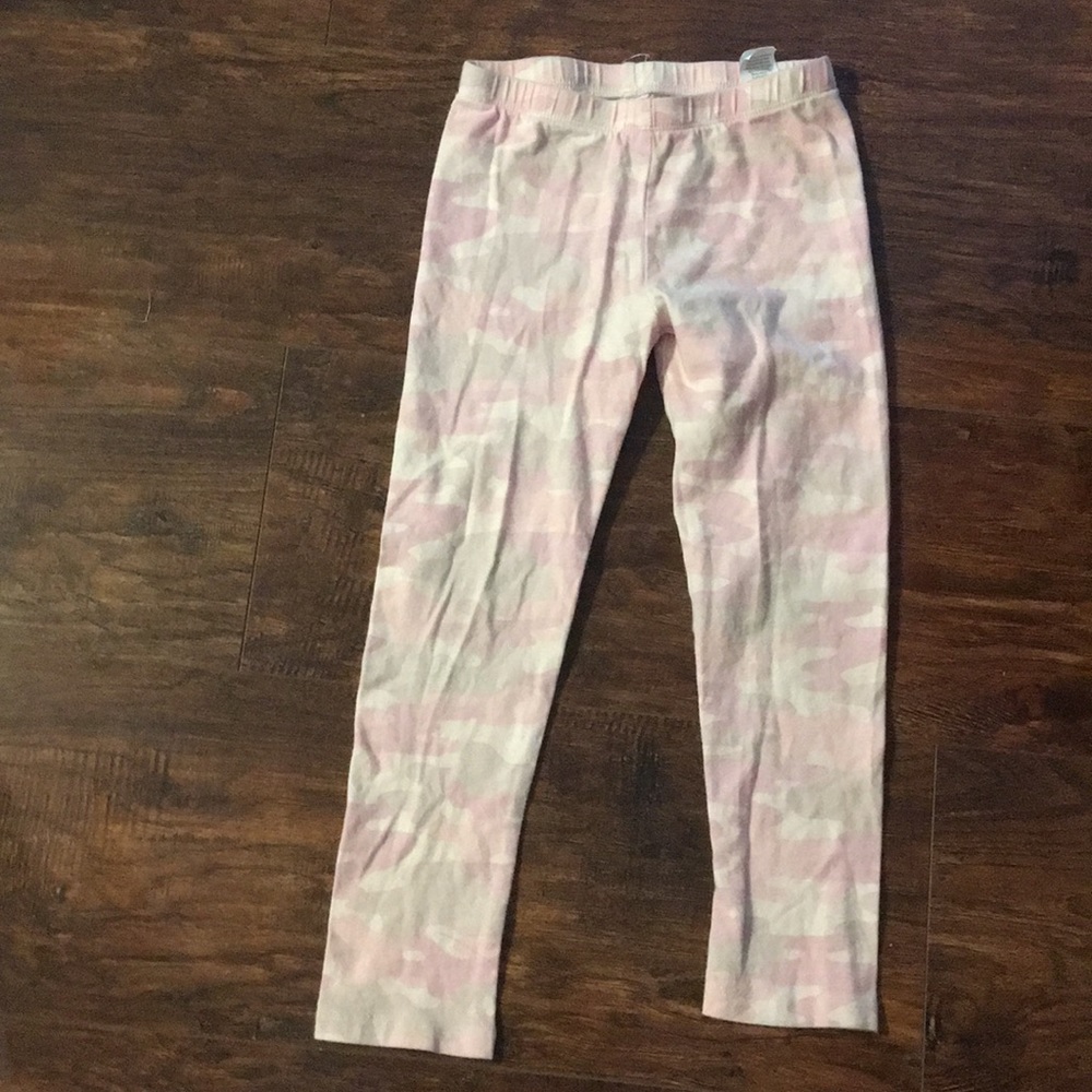 Girls camouflage pants size 5/6